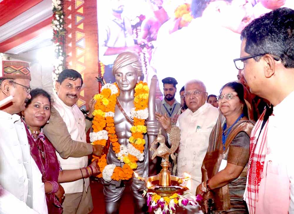 जन मन योजना और सिकलसेल उन्मूलन मिशन जनजाति कल्याण का महाभियान : राज्यपाल श्री पटेल 1 cm1 8