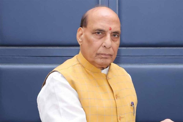 रक्षा मंत्री राजनाथ सिंह ने देश में एकता के महत्व पर जोर देते हुए कहा कि विभाजन को हमेशा हार का सामना करना पड़ा