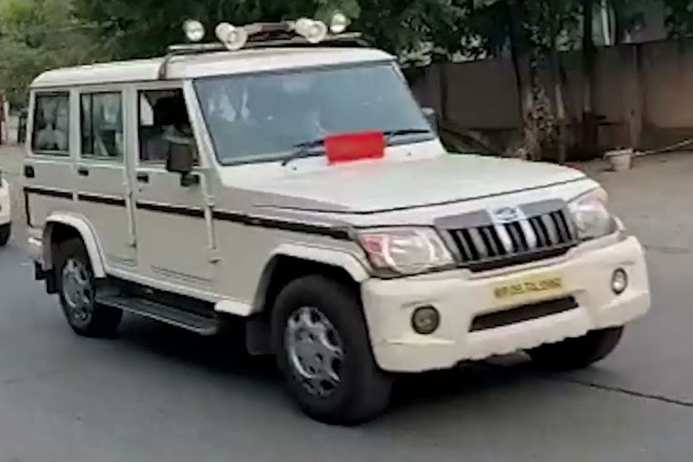 इंदौर में रात्रि गश्त का बोलकर होटल या अपने ठिकानों पर जाने वाले पुलिसकर्मियों की निगरानी शुरू 1 12A 68