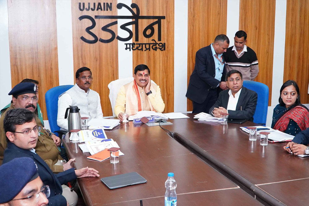 ग्राम पंचायतों में किसी भी तरह की कोई समस्या शेष न रहे : मुख्यमंत्री डॉ. यादव 1 12A 73