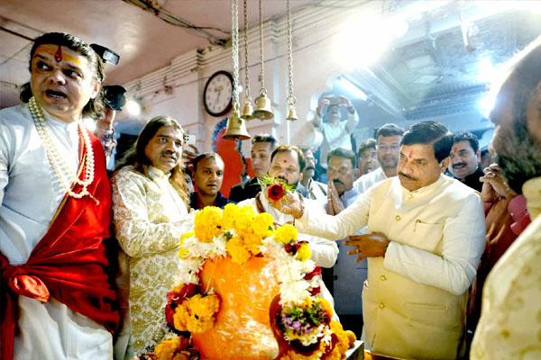 मुख्यमंत्री ने खजराना गणेश मंदिर परिसर में नवनिर्मित भक्त निवास, संत निवास, अन्न क्षेत्र विस्तार एवं उद्यान का किया लोकार्पण 1 21A 6