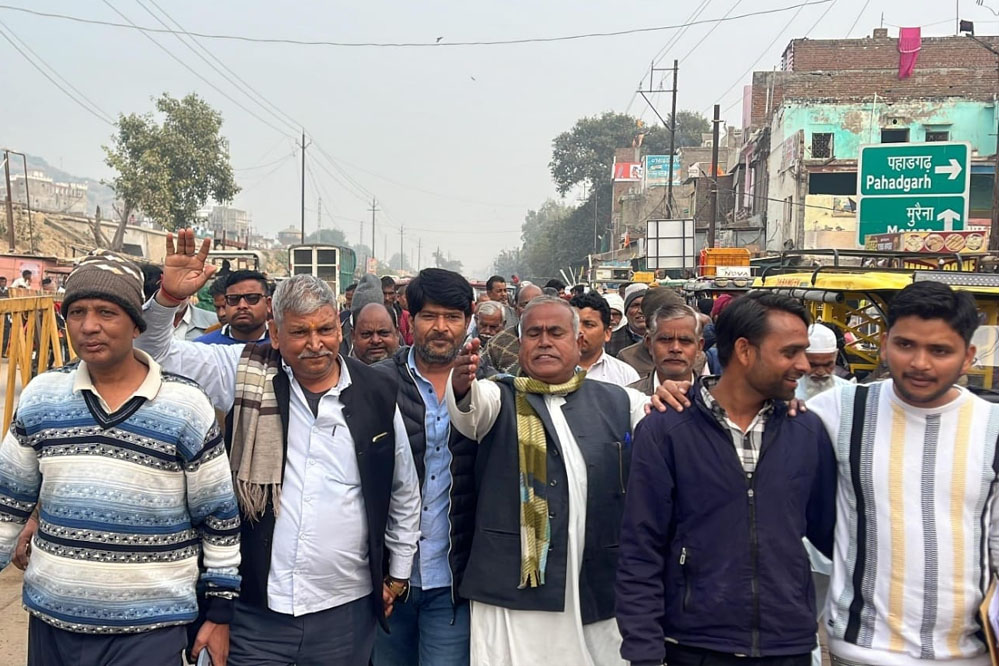 नगर परिषद के विस्थापित दुकानदारों को निशुल्क दुकानें निर्माण कर दी जाए। दुकानदार यूनियन 1 24A 103