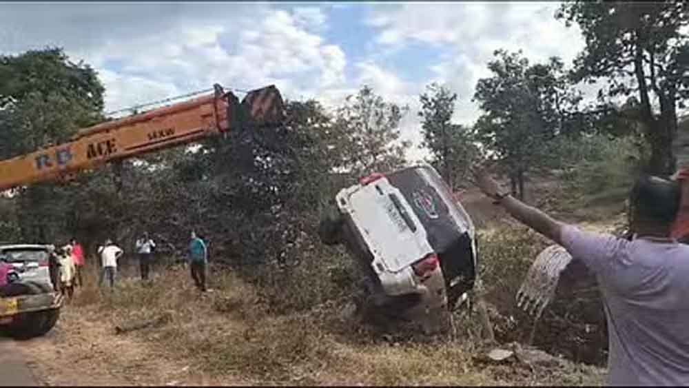 छत्तीसगढ़-कांकेर में कार की टक्कर से बाइक सवार पांच लोगों की मौत 1 Cg 03 2 11