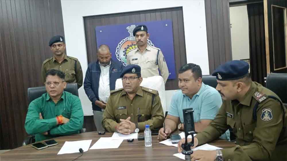 छत्तीसगढ़-दुर्ग में 49 लाख की धोखाधड़ी के दो आरोपी महाराष्ट्र से गिरफ्तार 1 Cg 04 2 3