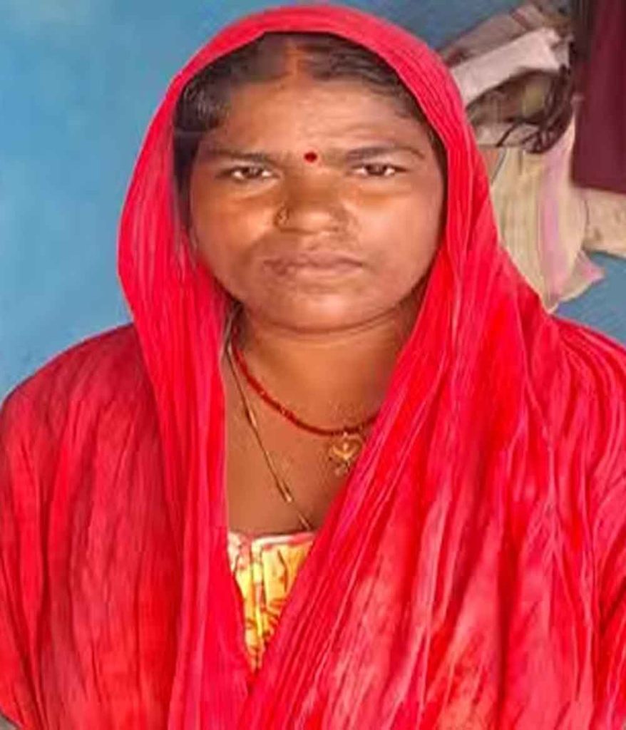 छत्तीसगढ़-बलरामपुर रामानुजगंज में दुर्घटना में महिला का सर फूटने पर लोगों ने मदद कर बचाई जान छत्तीसगढ़-बलरामपुर रामानुजगंज में दुर्घटना में महिला का सर फूटने पर लोगों ने मदद कर बचाई जान