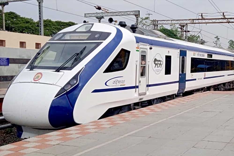 भोपाल व दिल्ली जाने वाले यात्रियों की 30 मिनट की बचत होगी, रेलवे उठाने जा रहा ये बड़ा कदम 1 Vande Bharat w30 1