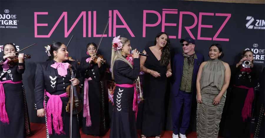 जिस फिल्म को Oscars में मिले 13 नॉमिनेशन, उसे देख नाराज हो रहे लोग 1 1 1018