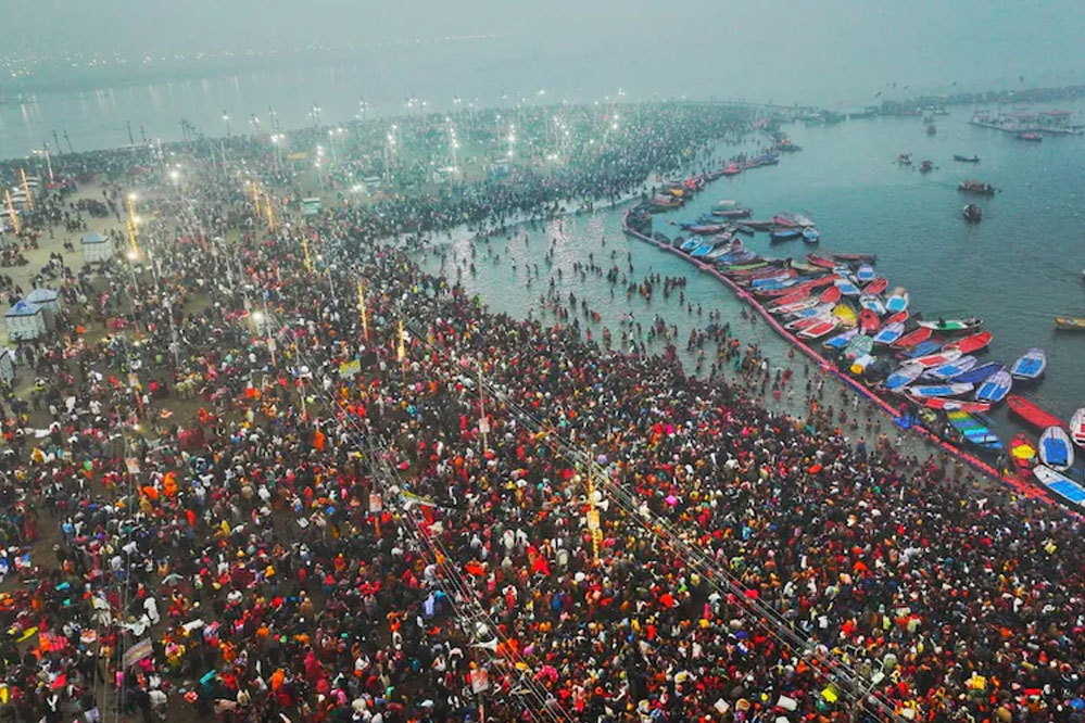 महाकुंभ का आज से भव्य आगाज, 60 लाख श्रद्धालुओं ने किया स्नान 1 13A 31