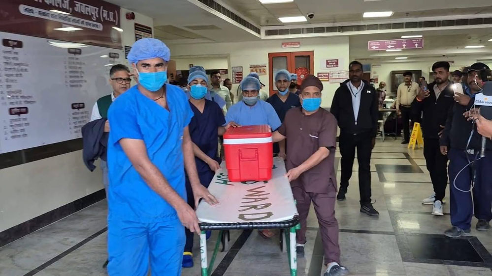 जबलपुर, भोपाल और इंदौर में ग्रीन कॉरिडोर, मुख्यमंत्री ने चिकित्सकीय टीम को दी बधाई 1 24A 1