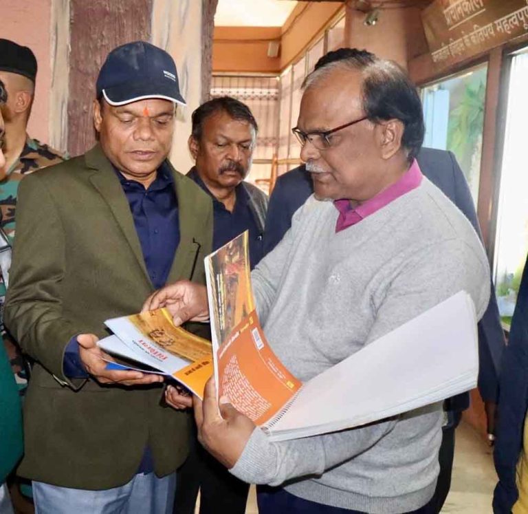झारखण्ड- जनजातीय कल्याण मंत्री ने चित्रकार शिविर में कहा-'विरासत के रंगों में जनजातीय शौर्यगाथा'