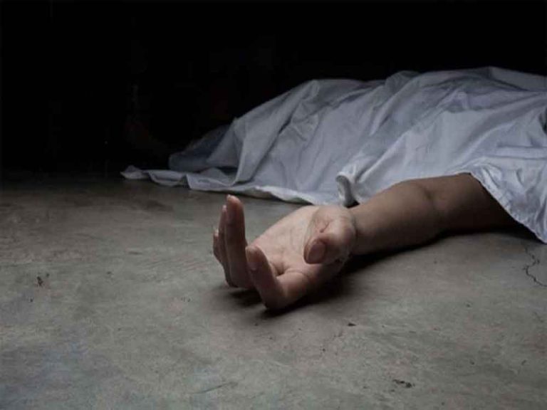 छत्तीसगढ़-रायगढ़ में ग्रामीण ने पत्नी के अवैध संबंध के शक में जहर खाकर दी जान