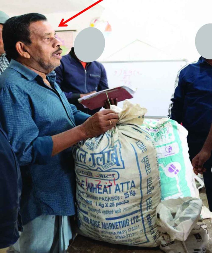 छत्तीसगढ़-जगदलपुर में तीन पेंगोलिन तस्करों से 43 किलो स्केल्स बरामद छत्तीसगढ़-जगदलपुर में तीन पेंगोलिन तस्करों से 43 किलो स्केल्स बरामद