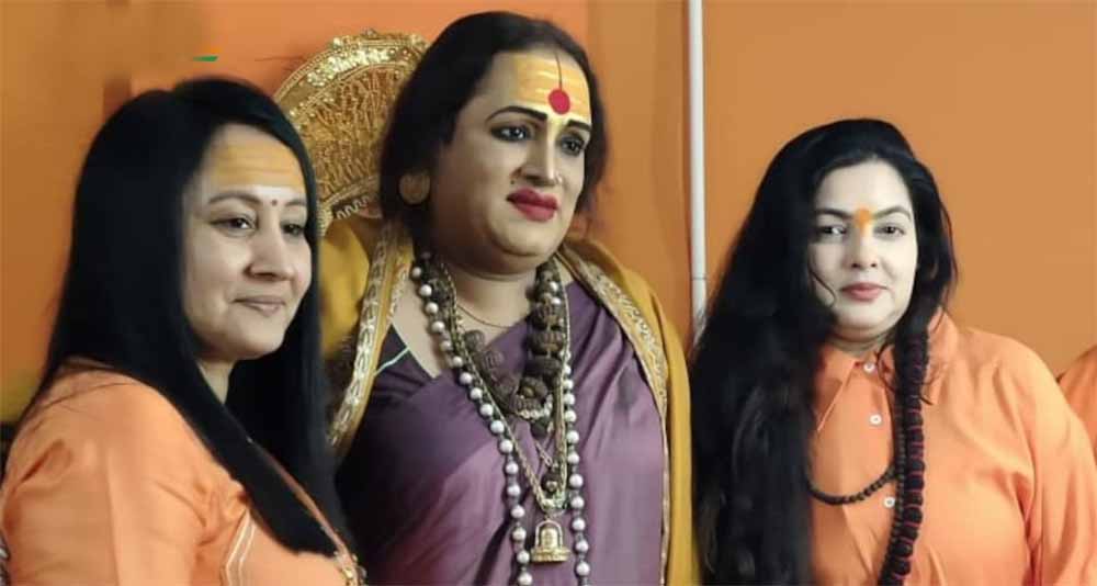 ममता कुलकर्णी ने ली संन्यास की दीक्षा, दीक्षा लेने के बाद भगवा वस्त्र धारण किये, मिला नया नाम 1 mamta1 1