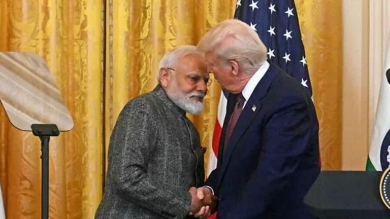 बांग्लादेश में मोहम्मद यूनुस सरकार की उल्टी गिनती शुरू... ट्रंप ने मोदी के 'हवाले' किया , इस्लामी गुटों की बढ़ेगी टेंशन