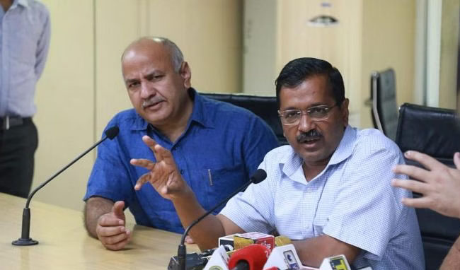 विधानसभा चुनाव में हार सकते हैं केजरीवाल, मनीष सिसोदिया की सीट पर भाजपा मजबूत? 1 7A 36