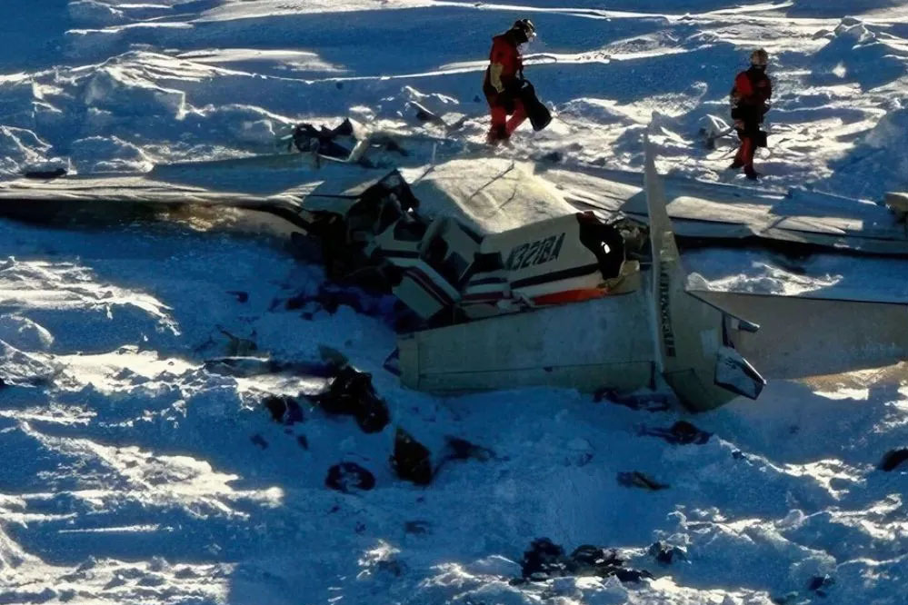 अलास्का में लापता विमान मिला, सभी 10 लोग मृत पाए गए 1 8A 52 1