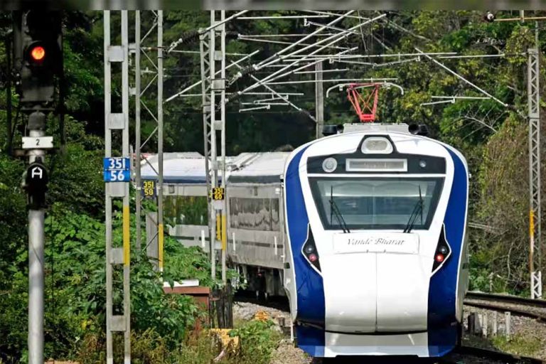 रेलवे को अगले वित्त वर्ष में पैसेंजर रेवेन्यू के 16% उछाल की उम्मीद, पैसेंजर रेवेन्यू 30.6% तक पहुंचने का अनुमान