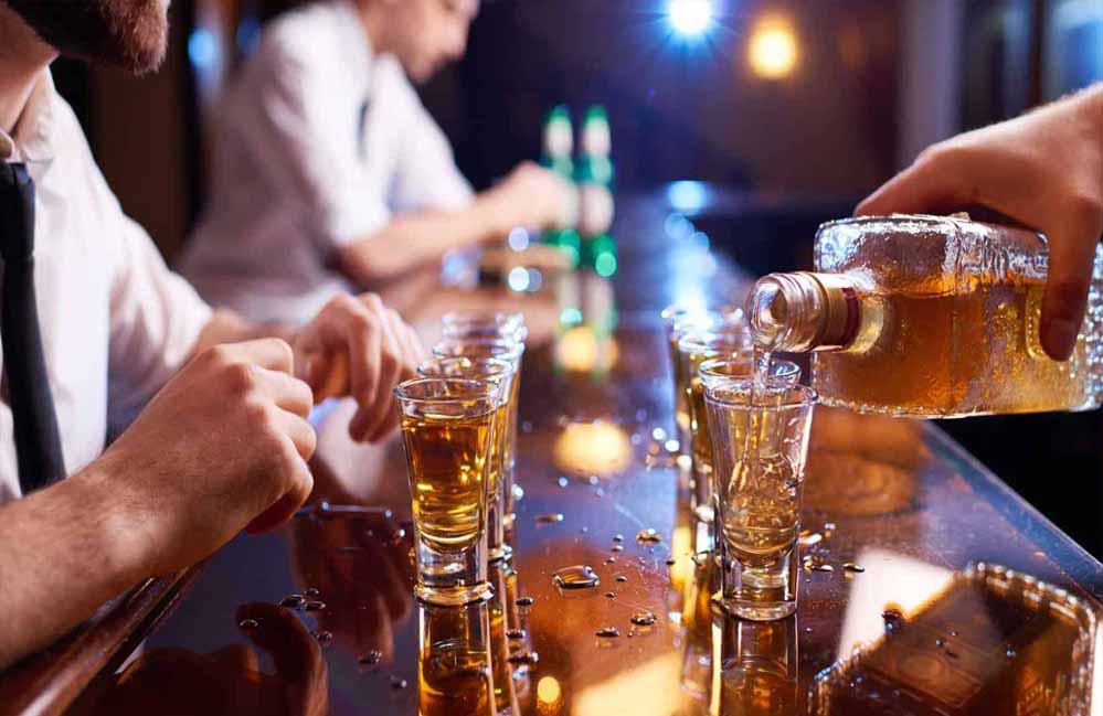 उत्तर प्रदेश में नई आबकारी नीति को मंजूरी, एक ही दुकान पर अंग्रेजी-देसी और बीयर मिलेगी 1 wine A 88 4