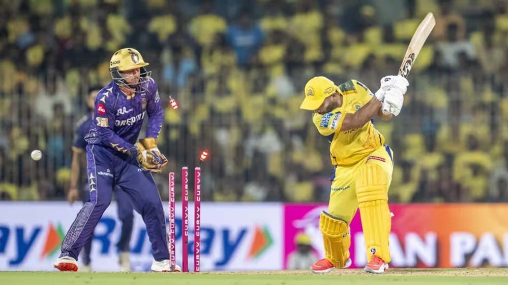फिर फेल हुए धोनी के धुरंधर... नरेन-वरुण की चली फिरकी, कोलकाता ने CSK को धो डाला 1 12A 1
