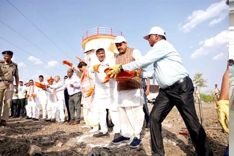 मुख्यमंत्री ने सारंगपुर में किया जल संरक्षण तथा अधोसंरचनात्मक विकास के विभिन्न कार्यों का भूमि-पूजन और लोकार्पण