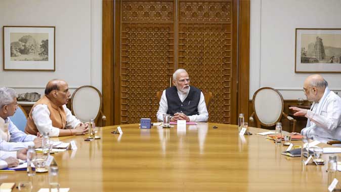 पीएम ने साफ कर दिया कि आतंकवाद से निपटने के लिए टारगेट-टाइम और तरीका सेना खुद तय करे 1 30A 26