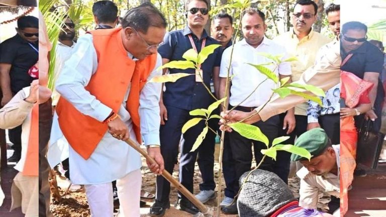 खूबसूरत प्राकृतिक परिवेश में निर्मित वाटिका में औषधीय पौधे, एडवेंचर जोन, तितली जोन बनाए गए : मुख्यमंत्री विष्णुदेव साय