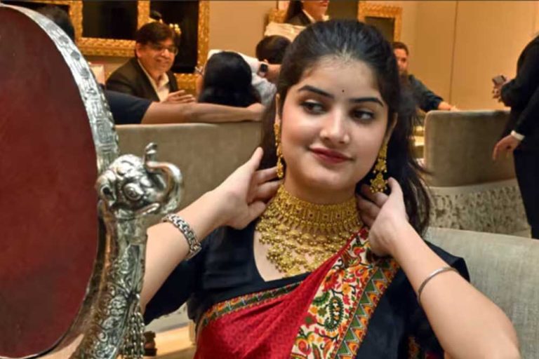 सस्ते सोने का इंतजार देख रहे लोगों के लिए अच्छी खबरआज सोने की कीमत में फिर से गिरावट आ गई