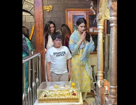 मां श्वेता तिवारी और भाई संग शिरडी पहुंचीं पलक, किए साईं बाबा के दर्शन