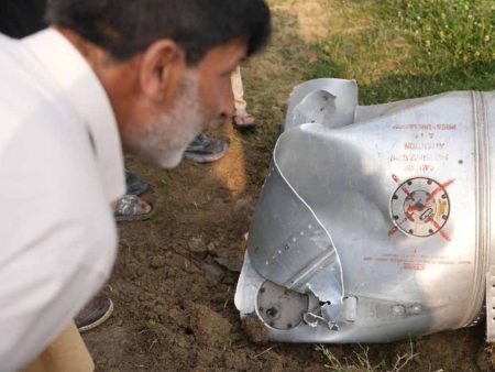 पाकिस्तान का चीनी फाइटर जेट JF-17 को भारतीय सेना ने मार गिराया, बठिंडा में भी पाकिस्तानी जेट क्रैश