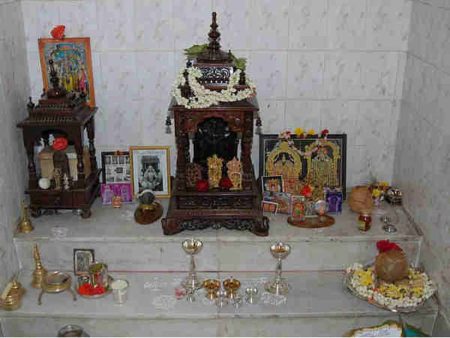 घर में पूजा स्थल बनाते समय किन-किन बातों का ध्यान रखें