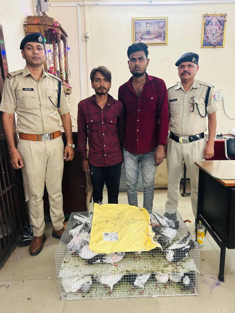 बुक की गई रेलवे संपत्ति की चोरी करने वाले दो आरोपी रंगे हाथों गिरफ्तार : पूर्ण बरामदगी