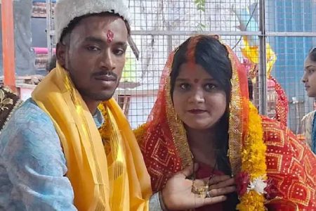 महादेवगढ़ मंदिर पर कोटा की सिमरन अंसारी सनातन धर्म अपनाकर सिंदूर बन गई