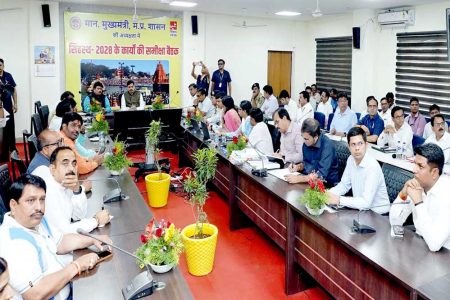 सिंहसथ-2028 में श्रद्धालुओं के सुगम आवागमन के लिए संपूर्ण मेला क्षेत्र में सड़कों का जाल बिछाकर किया जा रहा यातायात सुगम: मुख्यमंत्री डॉ.यादव