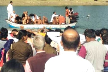 आचार्यश्री के बेतवा नदी के जिस घाट पर पड़े थे कदम, वहां मछली पकड़ने पर लगा प्रतिबंध