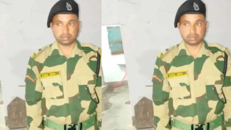 ग्वालियर के बीएसएफ एरिया के पास मकोड़ा गांव में एक संदिग्ध युवक को बिलोआ पुलिस ने सेना की वर्दी में गिरफ्तार किया