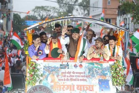 मुख्यमंत्री तिरंगा यात्रा में हुए शामिल-पूरा इंदौर हुआ देश भक्ति से ओतप्रोत