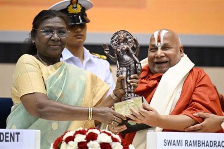 मुख्यमंत्री डॉ. यादव ने स्वामी रामभद्राचार्य को ज्ञानपीठ पुरस्कार से सम्मानित होने पर दी बधाई