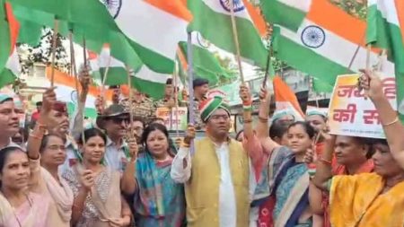 सांसद कुलस्ते हमारे आतंकवादी वाले बयान पर बैकफुट पर, बोले- मैं सेना का सम्मान करता हूं