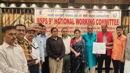 पत्रकार पक्षकार नहीं आईना बनें: राधा कृष्ण किशोर