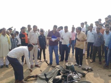 शादी की खुशियां बदली मातम में हाई वोल्टेज तार की चपेट में आने से बाप-बेटे की मौत