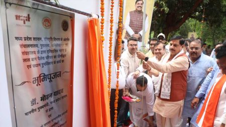 मुख्यमंत्री डॉ. यादव सहित प्रदेश के मंत्रीगणों ने की लोकमाता देवी अहिल्या बाई होल्कर की प्रतिमा पर पुष्पांजलि अर्पित