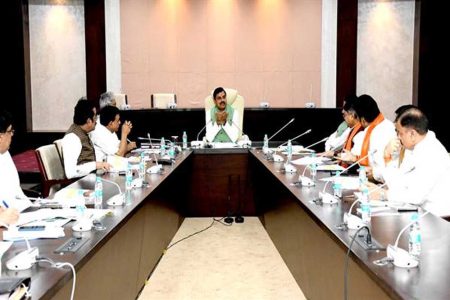 सिंहस्थ से संबंधित विभागों में तकनीकी अधिकारी-कर्मचारियों की कमी को दूर किया जाए: मुख्यमंत्री डॉ. यादव