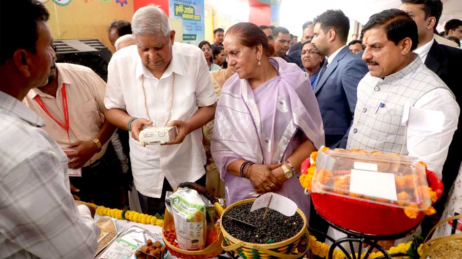 कृषि प्रदर्शनी में आधुनिक कृषि तकनीकों, यंत्रों और नवाचारों का प्रदर्शन किया गया 1 26A 117