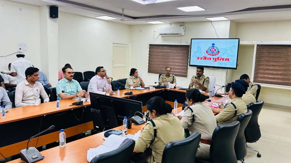 उज्जैन पुलिस की IB के साथ हाईलेवल मीटिंग, अवैध रूप से रहने वालों की दें जानकारी, पाएं 50 हजार इनाम 1 27A 158