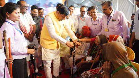 मुख्यमंत्री ने किया स्कूल, अस्पताल एवं अन्य विकास कार्यों का भूमि-पूजन एवं लोकार्पण