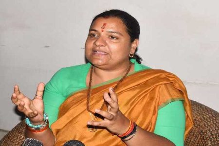 कांग्रेस विधायक श्वेता के नाम पर दो पैन कार्ड और तीन वोटर आईडी, बीजेपी ने की जांच की मांग