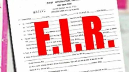 सर्पदंश का झूठा दावा कर मुआवजा लेने के मामले में पुलिस ने वकील, डॉक्टर समेत 5 लोगों के खिलाफ दर्ज की एफआईआर
