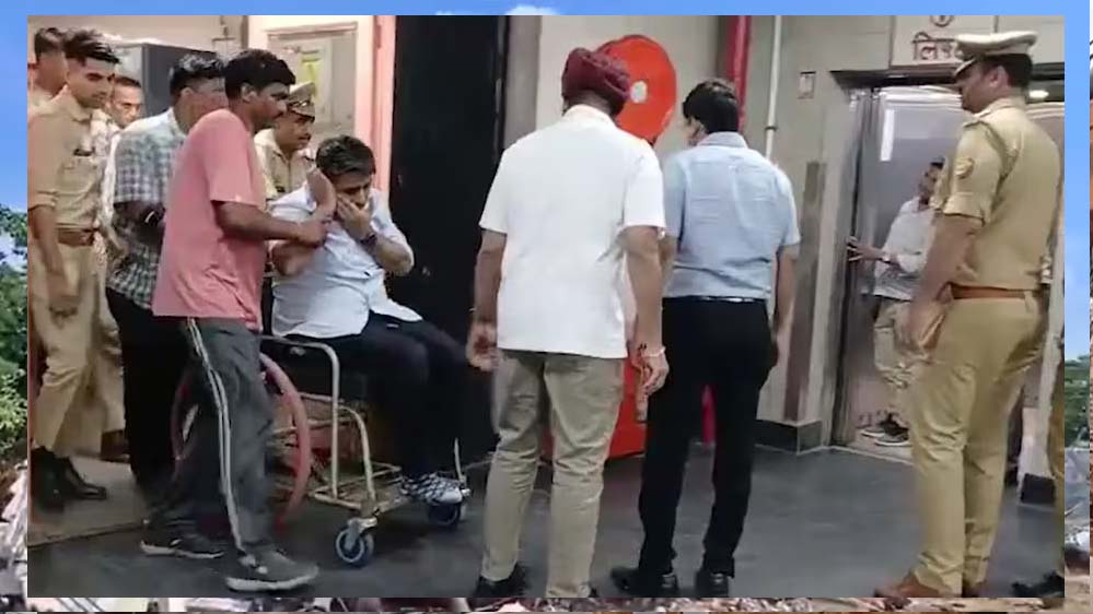 IRS अफसर गौरव गर्ग और योगेंद्र मिश्रा झड़प केस में मामला दर्ज, मुंह पर दे मारा गिलास... प्राइवेट पार्ट पर हमला 1 30A 18