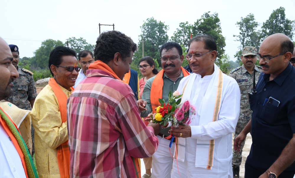 मुख्यमंत्री श्री विष्णुदेव साय समाधान शिविर तोंगपाल में 16 करोड़ से अधिक विकास कार्यों का किया लोकार्पण 1 31A 18