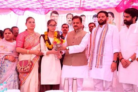 ऊंचाई पर पहुंचना आसान होता है, ऊंचाई पर बने रहना कठिन : उप मुख्यमंत्री शुक्ल